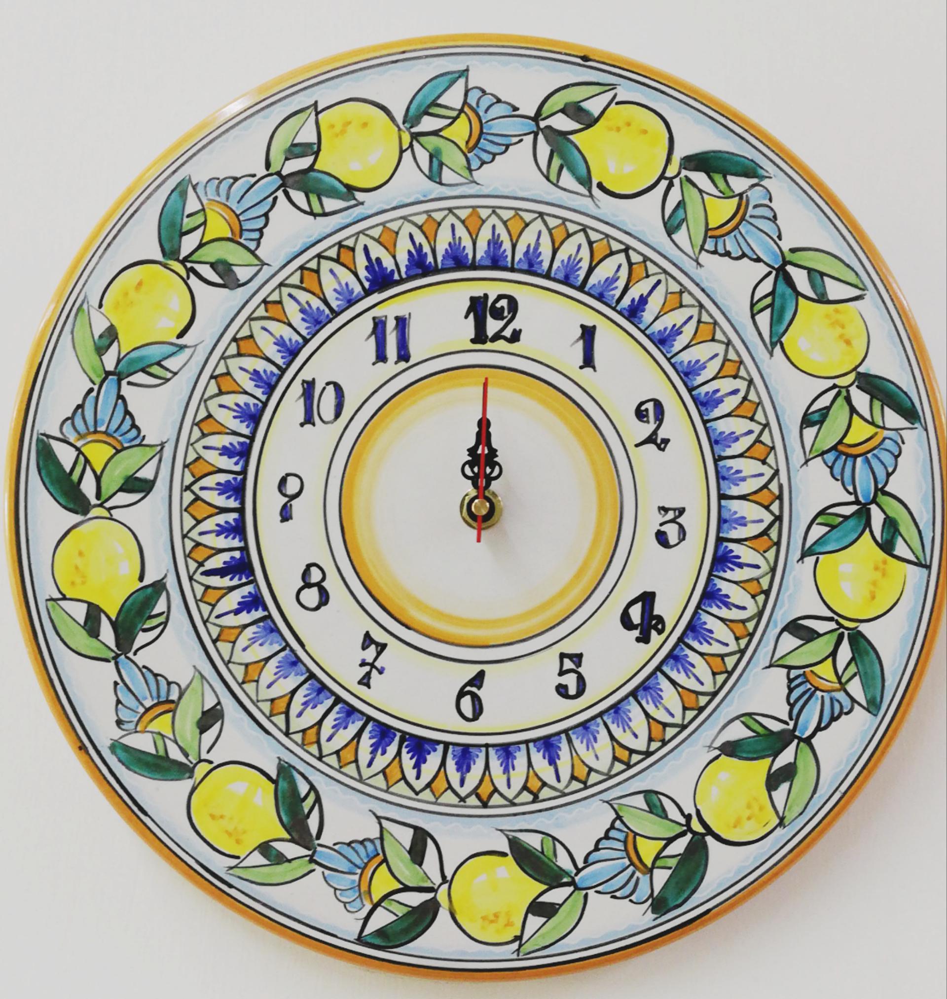 orologio in ceramica vietrese